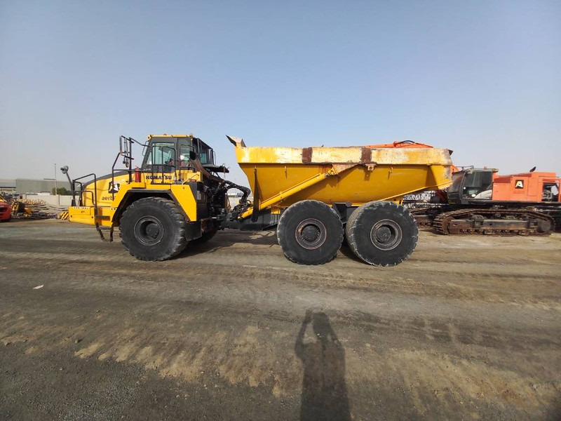 Komatsu HM400-3R (4 pcs available in Abu Dhabi) - Knækstyret dumper: billede 1 Komatsu HM400-3R (4 pcs available in Abu Dhabi) - Knækstyret dumper: billede 1
