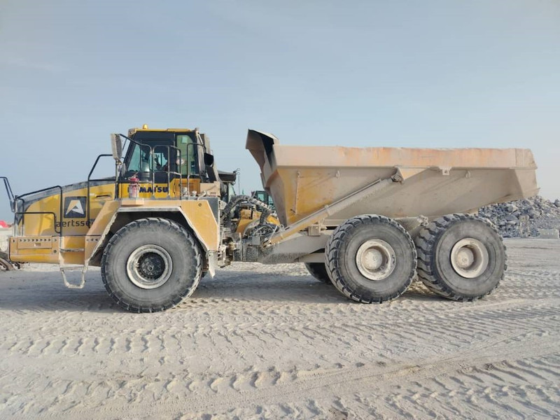 Komatsu HM400-3R (4 pieces available in Abu Dhabi) - Knækstyret dumper: billede 1 Komatsu HM400-3R (4 pieces available in Abu Dhabi) - Knækstyret dumper: billede 1