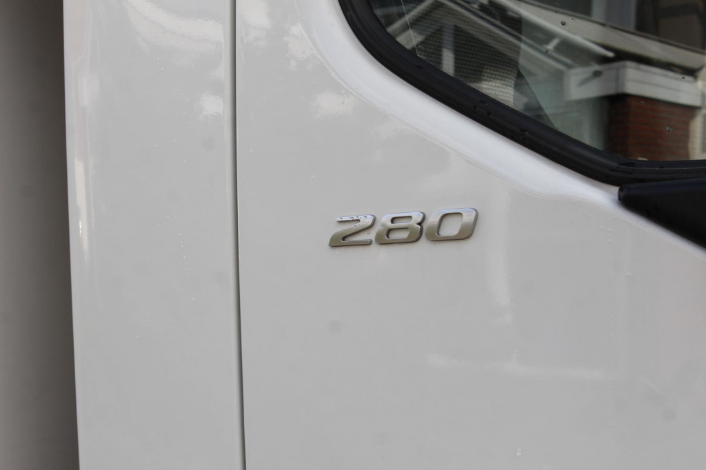 Daf LF 280 Koffer Klima LDW Rolltor LBW 149Tkm - Lastbil varevogn: billede 3 Daf LF 280 Koffer Klima LDW Rolltor LBW 149Tkm - Lastbil varevogn: billede 3