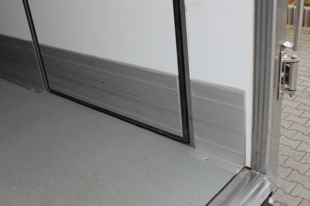 Mercedes-Benz Atego 1024 E6 TK T-1000R Strom Tür+LBW Nur 85Tkm - Kølevogn lastbil: billede 4 Mercedes-Benz Atego 1024 E6 TK T-1000R Strom Tür+LBW Nur 85Tkm - Kølevogn lastbil: billede 4