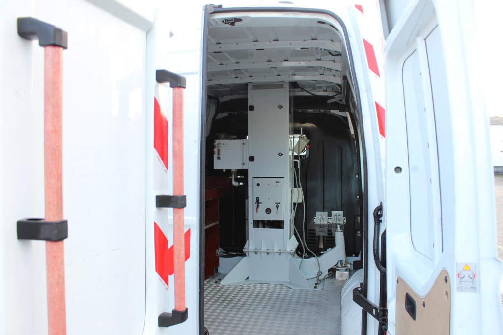 Renault Master Comilev 100TF1 10m Klima nur 167h HU-UVV - Lastbil med mandskabslift: billede 4 Renault Master Comilev 100TF1 10m Klima nur 167h HU-UVV - Lastbil med mandskabslift: billede 4