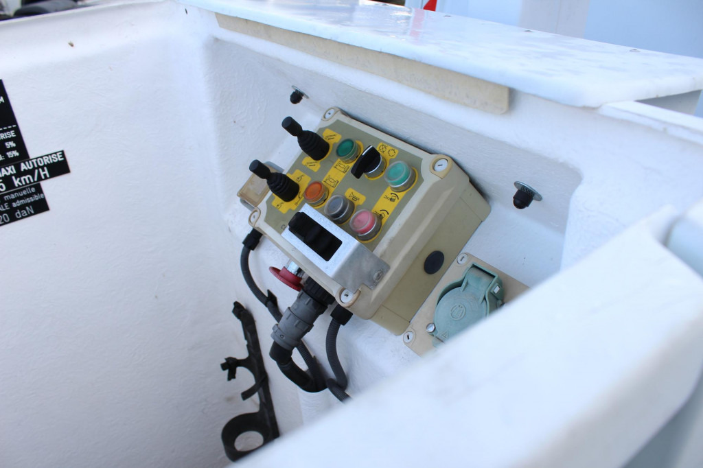 Renault Master Comilev 100TF1 10m Klima nur 167h HU-UVV - Lastbil med mandskabslift: billede 3 Renault Master Comilev 100TF1 10m Klima nur 167h HU-UVV - Lastbil med mandskabslift: billede 3