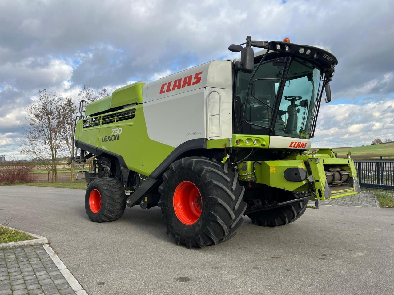 CLAAS Lexion 750 V-Kanal 3D, 30kmh, Mercedes Motor, Baujahr 2017 - Mejetærsker: billede 5 CLAAS Lexion 750 V-Kanal 3D, 30kmh, Mercedes Motor, Baujahr 2017 - Mejetærsker: billede 5