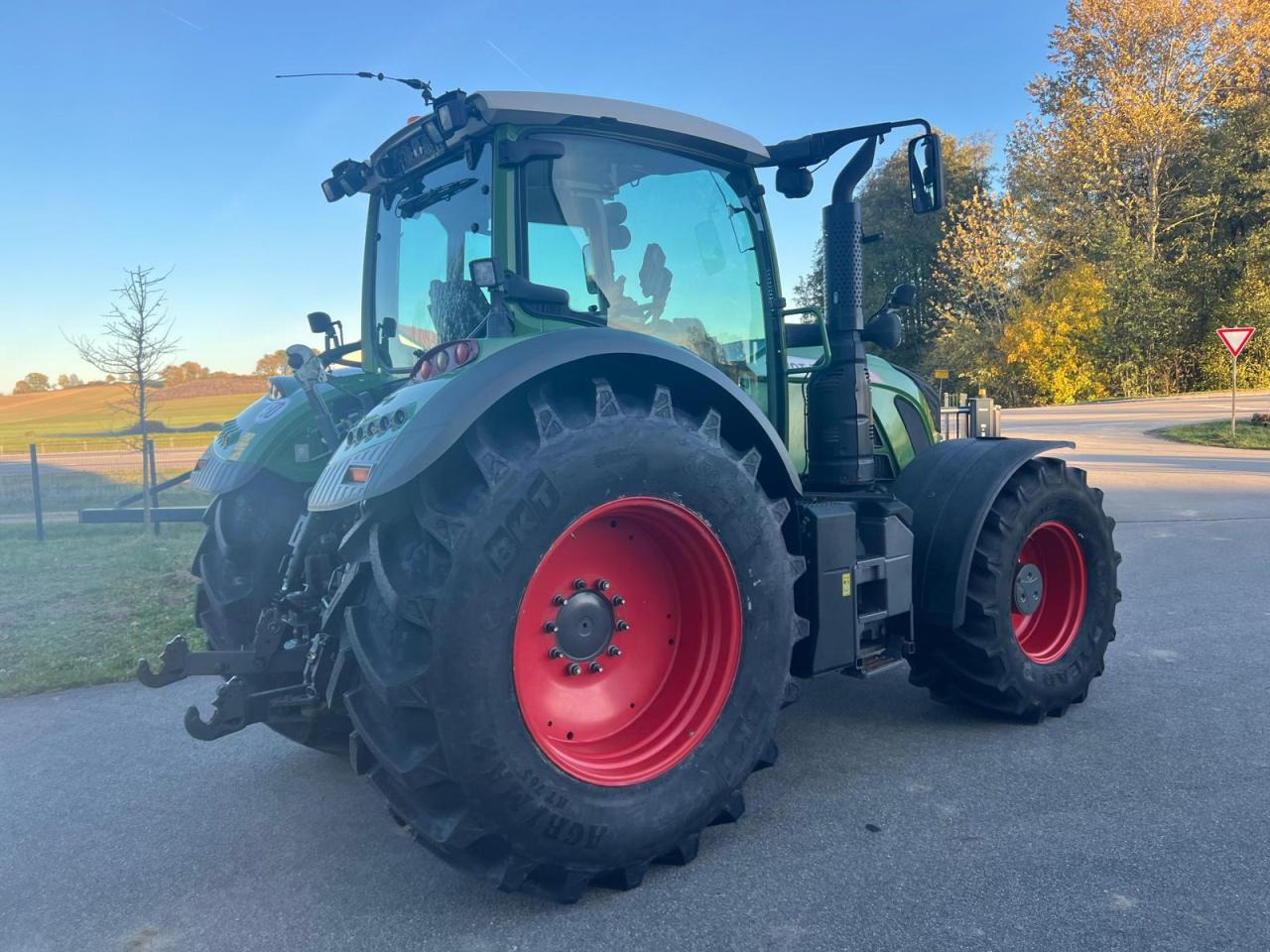 Fendt Vario 720 Profi Plus S4, FZW, FKH, GPS, 4800 Bh, neue Hinterreifen, FINANZIERUNG MÖGLICH - Traktor: billede 5 Fendt Vario 720 Profi Plus S4, FZW, FKH, GPS, 4800 Bh, neue Hinterreifen, FINANZIERUNG MÖGLICH - Traktor: billede 5