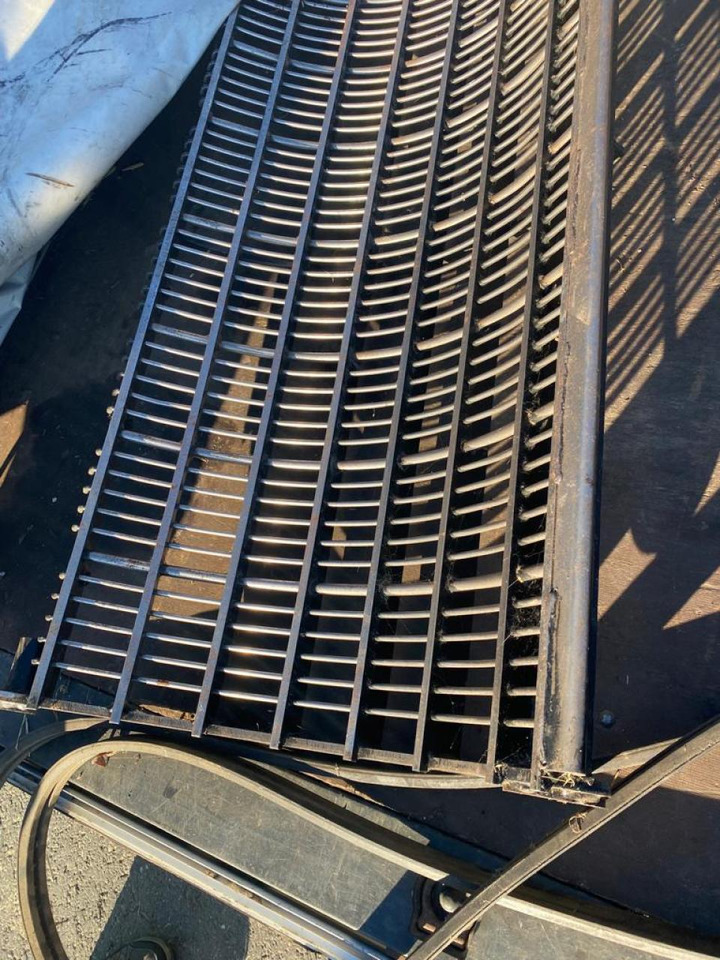 New Holland Maisausrüstung, Korb und Siebe für NH Mähdrescher TC 5.80 5080 5070 - Høstmaskiner tilbehør: billede 1 New Holland Maisausrüstung, Korb und Siebe für NH Mähdrescher TC 5.80 5080 5070 - Høstmaskiner tilbehør: billede 1