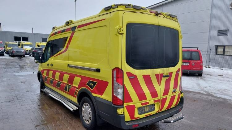 FORD TRANSIT 2,0TDI AMBULANCE KLIMA 1.2018 EURO 6, 3 UNITS - Ambulance: billede 2 FORD TRANSIT 2,0TDI AMBULANCE KLIMA 1.2018 EURO 6, 3 UNITS - Ambulance: billede 2