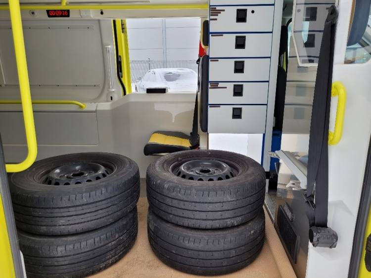 FORD TRANSIT 2,0TDI AMBULANCE KLIMA 4.2018 EURO 6, 3 UNITS - Ambulance: billede 5 FORD TRANSIT 2,0TDI AMBULANCE KLIMA 4.2018 EURO 6, 3 UNITS - Ambulance: billede 5