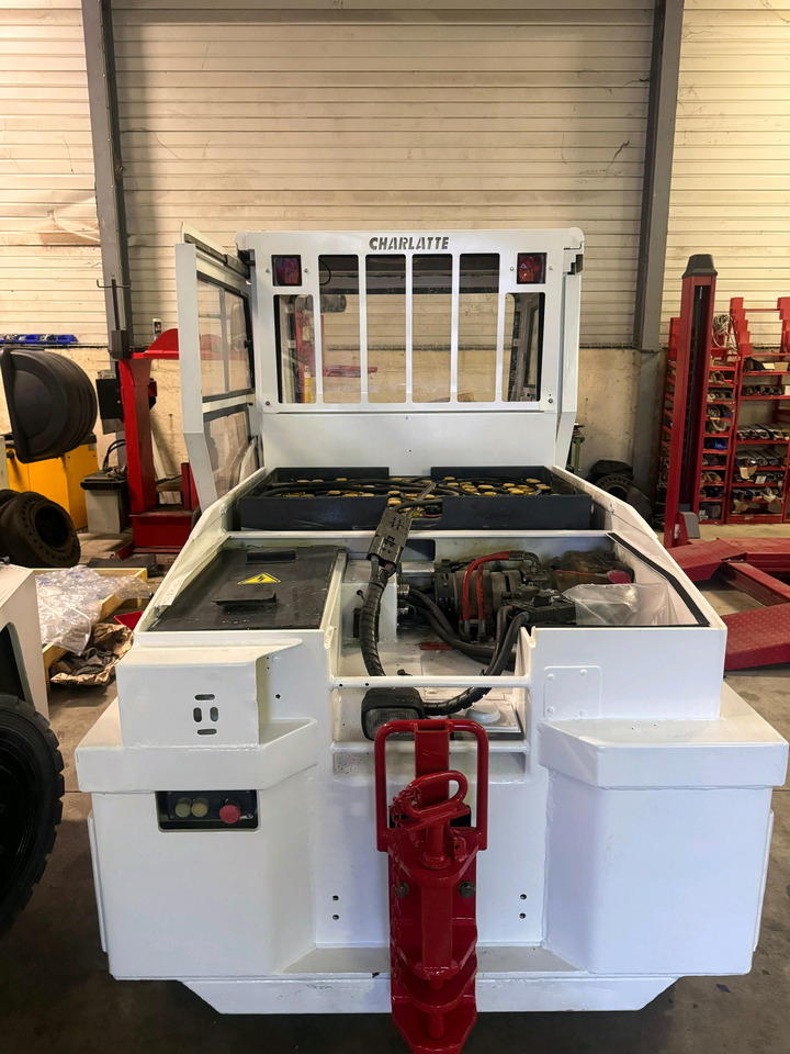 Charlatte 2012 - Bagagetraktor: billede 5 Charlatte 2012 - Bagagetraktor: billede 5