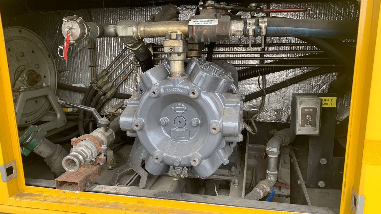 FMC Deicer SMD 2000 - Afisningsmaskine til fly: billede 3 FMC Deicer SMD 2000 - Afisningsmaskine til fly: billede 3