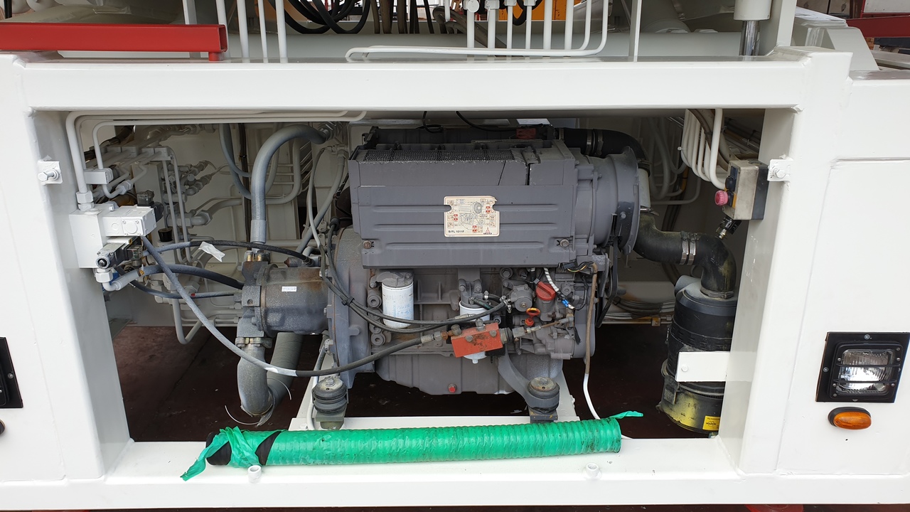 Loader Universal Trepel 70U - Container-/ Palleløfter: billede 3 Loader Universal Trepel 70U - Container-/ Palleløfter: billede 3