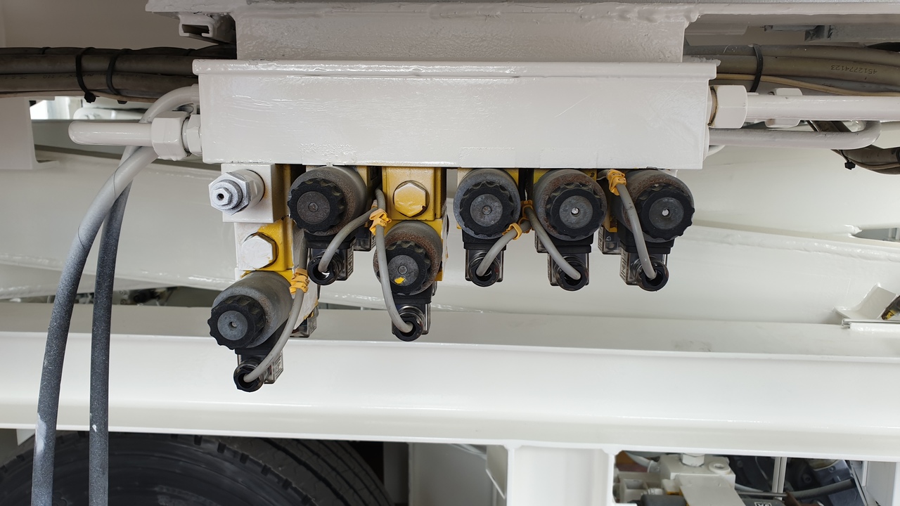 Loader Universal Trepel 70U - Container-/ Palleløfter: billede 5 Loader Universal Trepel 70U - Container-/ Palleløfter: billede 5