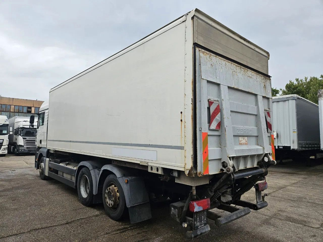 MAN TGA 26.400 BDF Tail Lift Euro5, New Smart2 Tacho - Containerbil/ Veksellad lastbil: billede 4 MAN TGA 26.400 BDF Tail Lift Euro5, New Smart2 Tacho - Containerbil/ Veksellad lastbil: billede 4