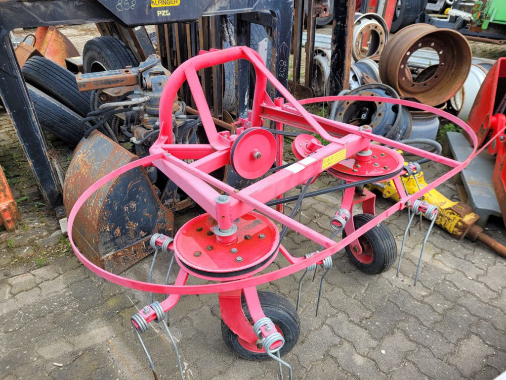 KUBOTA Trecker 1400 Diverse mit Zapfwelle am Heck und Heuwender - Minitraktor: billede 2 KUBOTA Trecker 1400 Diverse mit Zapfwelle am Heck und Heuwender - Minitraktor: billede 2