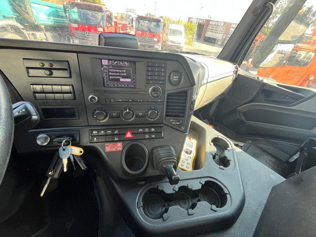 MERCEDES-BENZ Antos 2543 L 6x2 Abrollkipper mit Kran Funk+Greiferst. - Lastbil kroghejs, Lastbil med kran: billede 2 MERCEDES-BENZ Antos 2543 L 6x2 Abrollkipper mit Kran Funk+Greiferst. - Lastbil kroghejs, Lastbil med kran: billede 2
