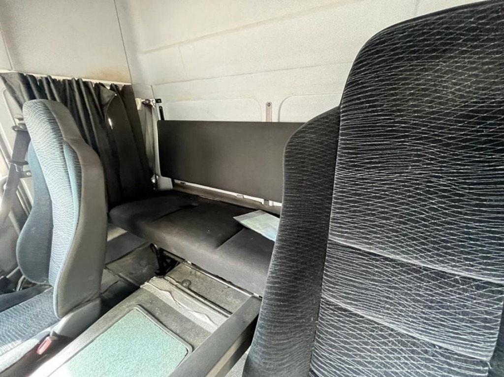 MERCEDES-BENZ Atego 818 L Möbelkoffer LBW Möbelkoffer gr.Fhs+Sitzreihe - Varebil med kasse: billede 3 MERCEDES-BENZ Atego 818 L Möbelkoffer LBW Möbelkoffer gr.Fhs+Sitzreihe - Varebil med kasse: billede 3