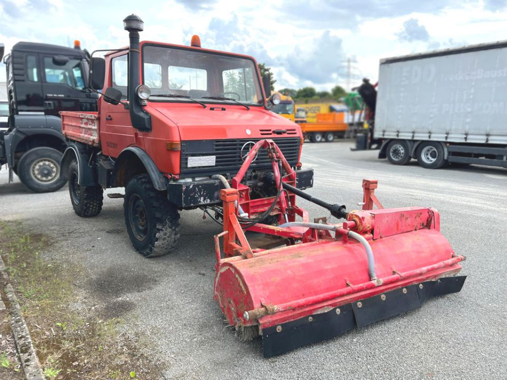 MERCEDES-BENZ Mercedes-Benz Unimog 2-Achs Allradkipper U 424 Front+Heckhydraulik Besen - Tipvogn lastbil: billede 2 MERCEDES-BENZ Mercedes-Benz Unimog 2-Achs Allradkipper U 424 Front+Heckhydraulik Besen - Tipvogn lastbil: billede 2