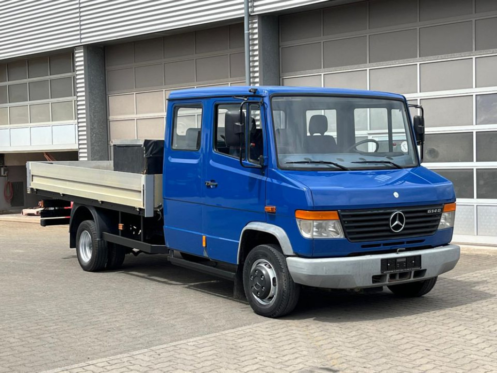 MERCEDES-BENZ Vario 614 D Pritsche Doppelkabine LKW Motor 4.3 Ltr. - Ladbil, Mandskabsbil: billede 2 MERCEDES-BENZ Vario 614 D Pritsche Doppelkabine LKW Motor 4.3 Ltr. - Ladbil, Mandskabsbil: billede 2