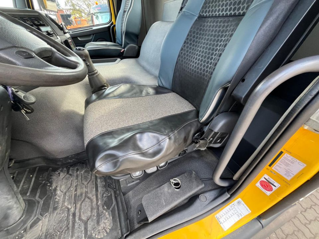VOLVO (S) Truck FM 330 4x4 Pritsche Kran Singelreifen Funkfernbedienung - Lastbil med lad, Lastbil med kran: billede 3 VOLVO (S) Truck FM 330 4x4 Pritsche Kran Singelreifen Funkfernbedienung - Lastbil med lad, Lastbil med kran: billede 3