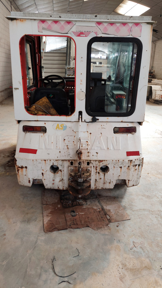 FV02 Nissan Baggage Tractor - Bagagetraktor: billede 2 FV02 Nissan Baggage Tractor - Bagagetraktor: billede 2