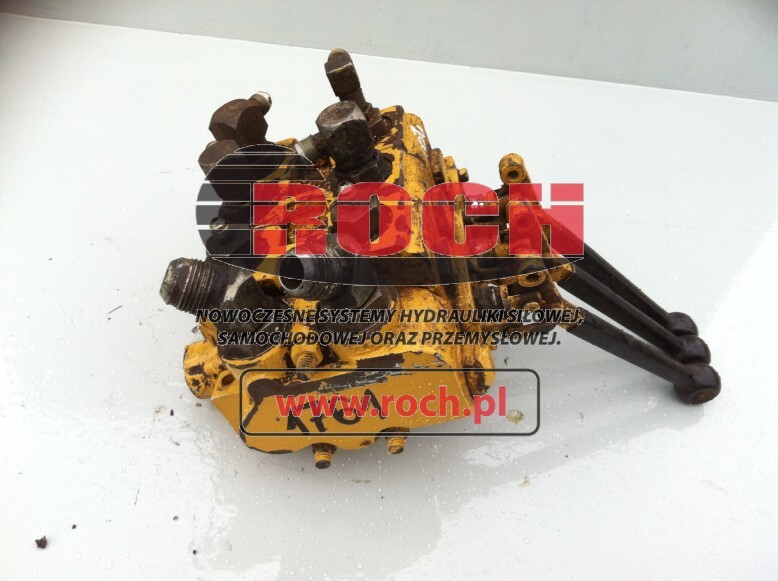 8998 i H 6770 - 3 SEKCYJNY - Hydraulisk ventil for Entreprenørmaskin: billede 1 8998 i H 6770 - 3 SEKCYJNY - Hydraulisk ventil for Entreprenørmaskin: billede 1