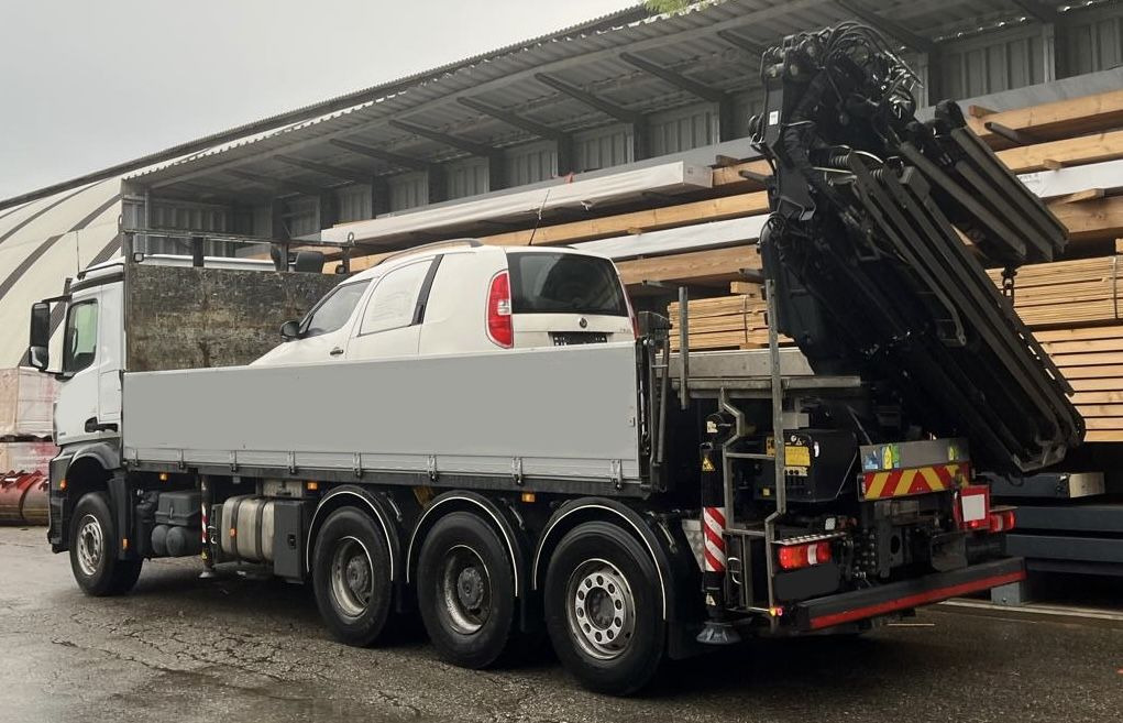 MERCEDES-BENZ Hiab Palfinger Fassi F275-5 JIB-3 - Lastbil med lad: billede 2 MERCEDES-BENZ Hiab Palfinger Fassi F275-5 JIB-3 - Lastbil med lad: billede 2
