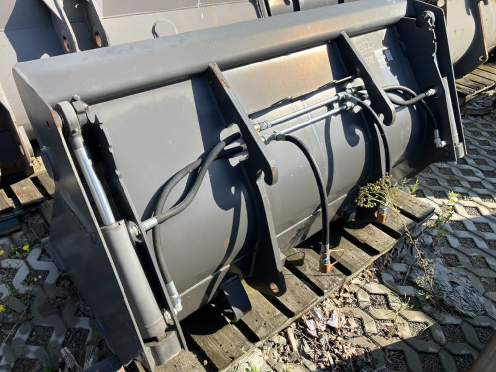 Volvo Klappschaufel mit Messer -P Aufnahme - Skovl: billede 3 Volvo Klappschaufel mit Messer -P Aufnahme - Skovl: billede 3