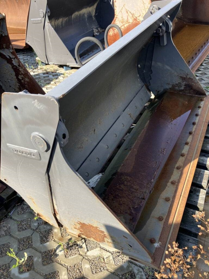 Volvo Klappschaufel mit Messer TPZ - Skovl: billede 1 Volvo Klappschaufel mit Messer TPZ - Skovl: billede 1