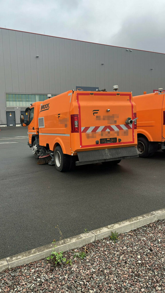 Mitsubishi Canter FUSO Kehrmaschine BROCK SL140 4 m³ - Fejebil: billede 5 Mitsubishi Canter FUSO Kehrmaschine BROCK SL140 4 m³ - Fejebil: billede 5
