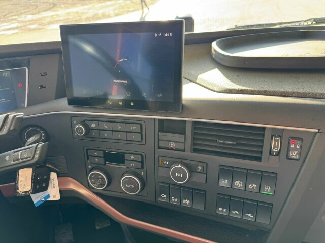 Volvo FH16 750 8X4 Holztransport Alukar TOP! - Tømmerbil: billede 2 Volvo FH16 750 8X4 Holztransport Alukar TOP! - Tømmerbil: billede 2