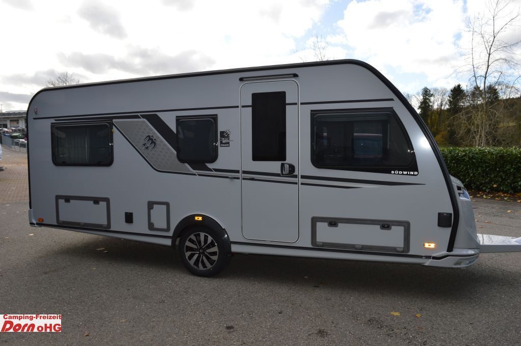 Knaus Südwind 540 UE Black Selection Elektrische Fußbo - Campingvogn: billede 1 Knaus Südwind 540 UE Black Selection Elektrische Fußbo - Campingvogn: billede 1