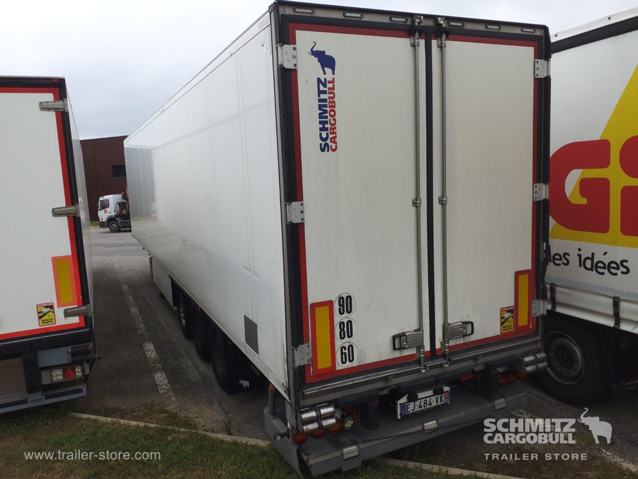 SCHMITZ Reefer Standard Taillift - Isotermisk sættevogn: billede 2 SCHMITZ Reefer Standard Taillift - Isotermisk sættevogn: billede 2