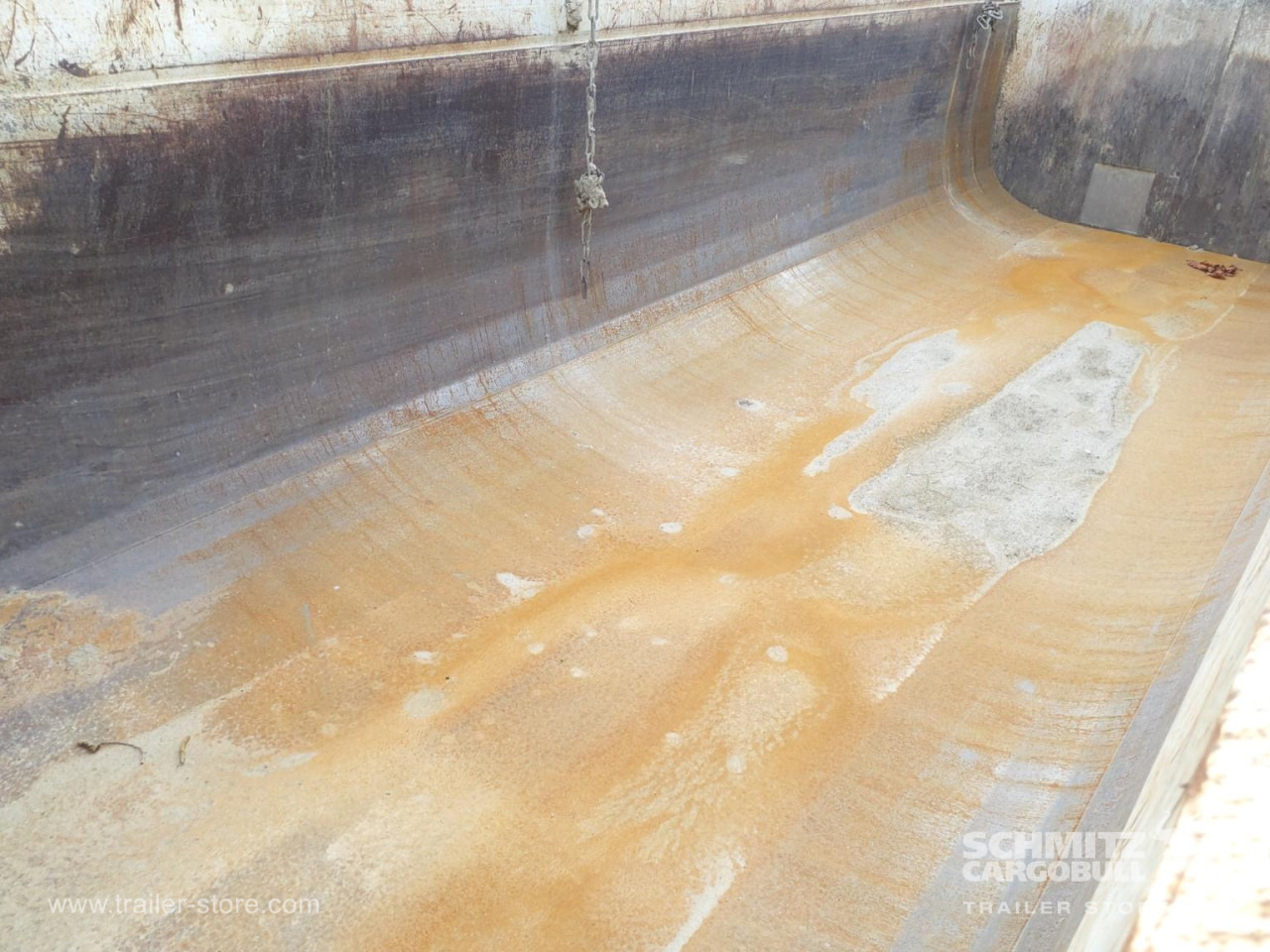 SCHMITZ Tipper Steel half pipe body 26m³ - Tipvogn sættevogn: billede 2 SCHMITZ Tipper Steel half pipe body 26m³ - Tipvogn sættevogn: billede 2