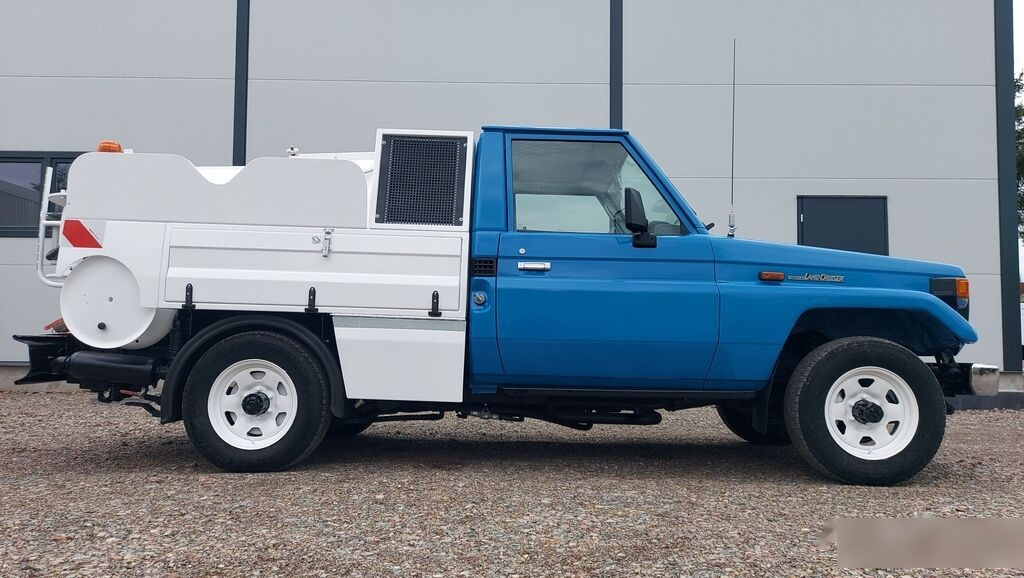 Toyota Land Cruiser COMBI HYDRO CLEANER 4x4 - Slamsugemaskine: billede 1 Toyota Land Cruiser COMBI HYDRO CLEANER 4x4 - Slamsugemaskine: billede 1