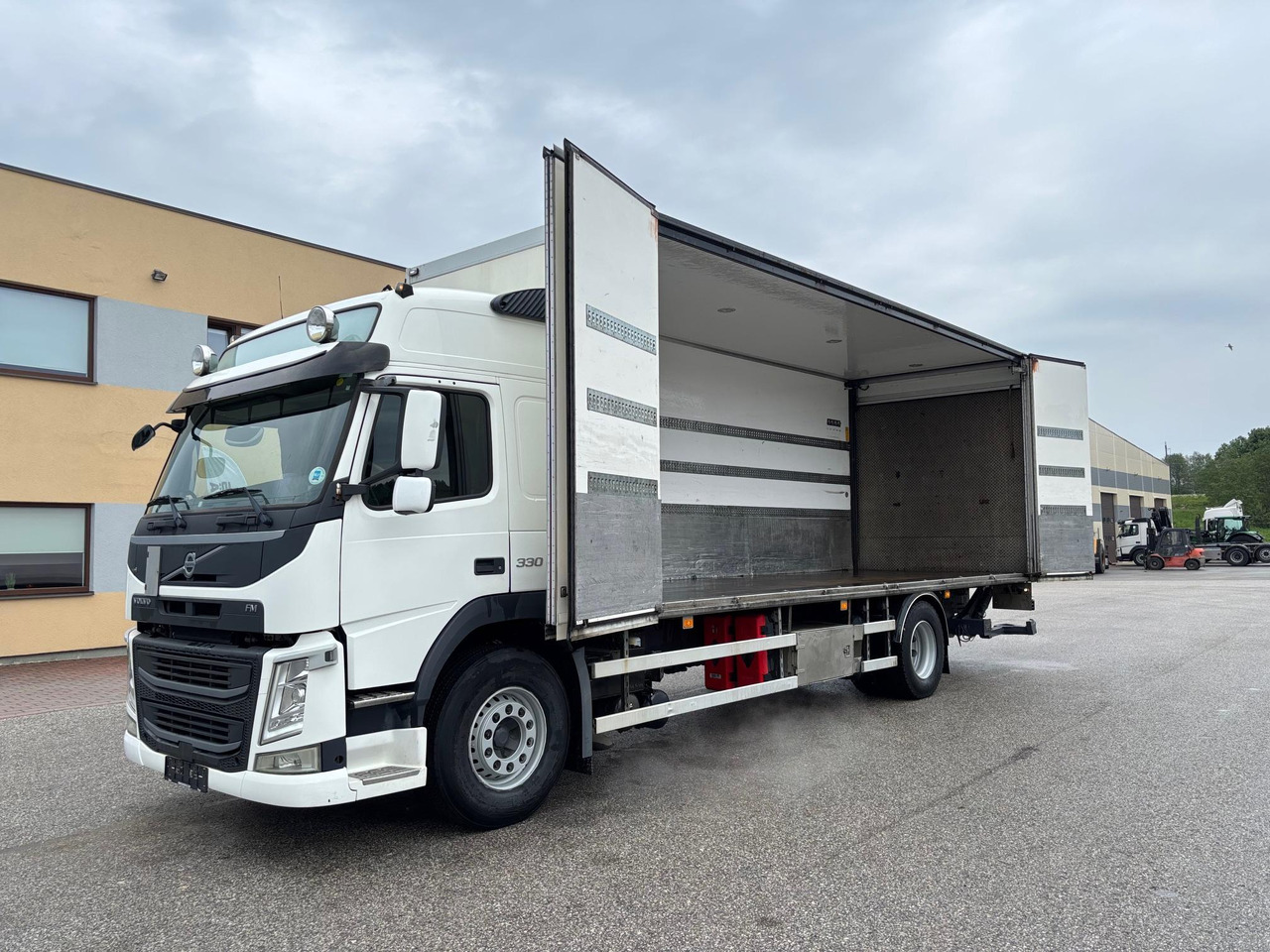 VOLVO FM330 - Lastbil varevogn: billede 4 VOLVO FM330 - Lastbil varevogn: billede 4