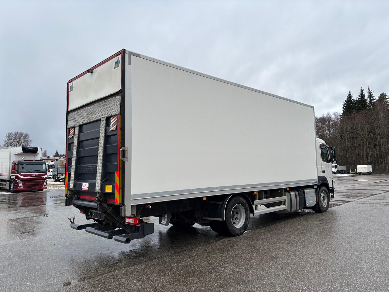 VOLVO FM330 - Kølevogn lastbil: billede 5 VOLVO FM330 - Kølevogn lastbil: billede 5