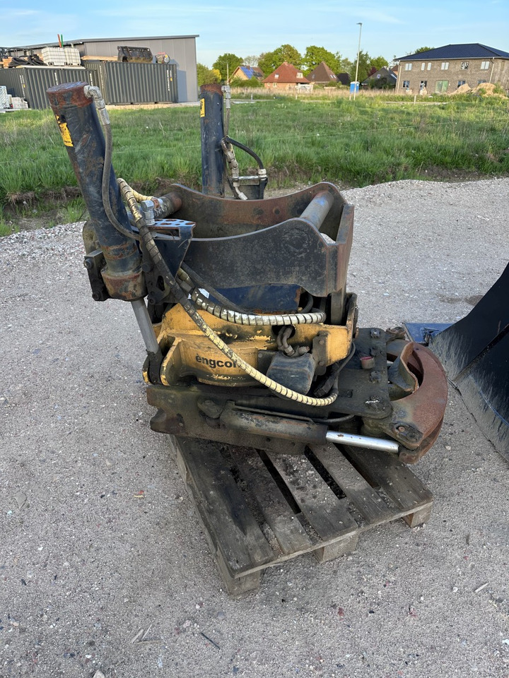 ENGCON EC 30 - S80 GR30 -S80 - SVAB Engcon Rototilt - Tiltrotator - Tiltrotator: billede 1 ENGCON EC 30 - S80 GR30 -S80 - SVAB Engcon Rototilt - Tiltrotator - Tiltrotator: billede 1
