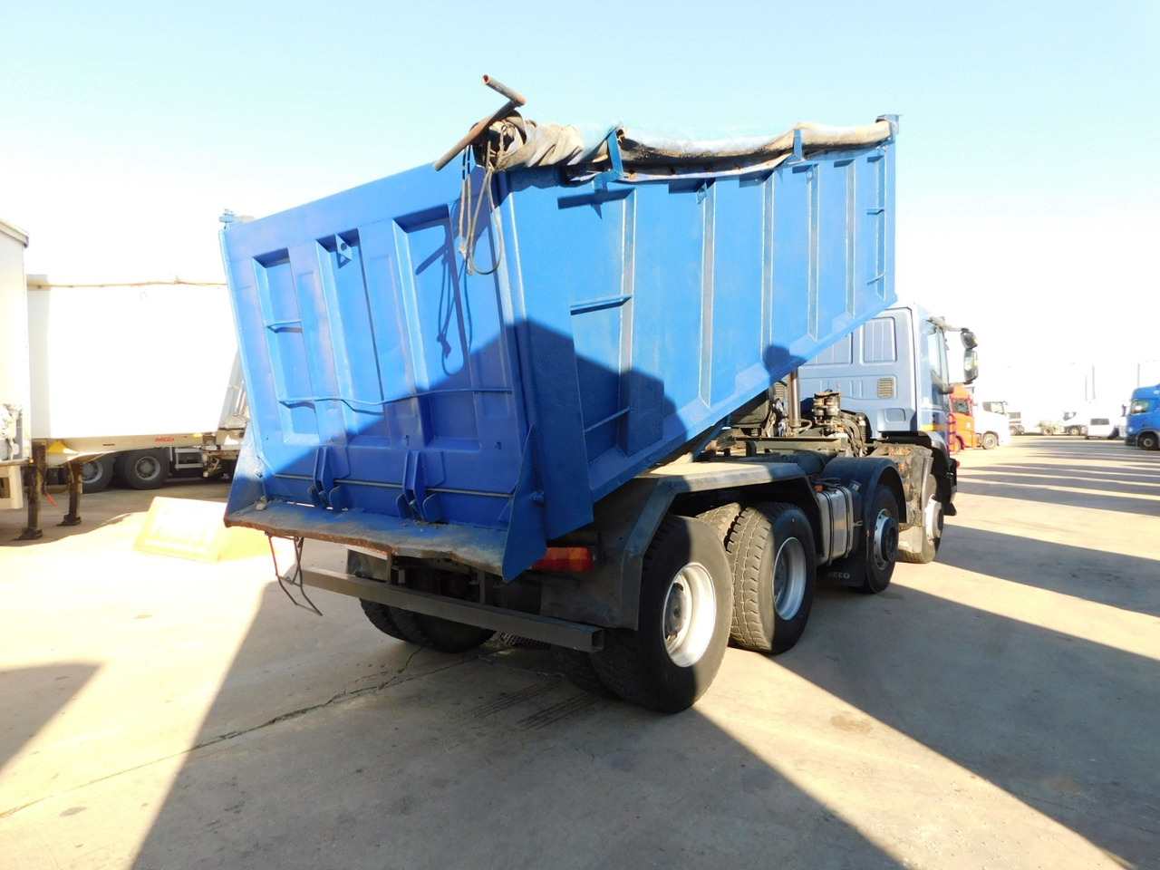 Iveco Trakker ad410t45 - Tipvogn lastbil: billede 3 Iveco Trakker ad410t45 - Tipvogn lastbil: billede 3