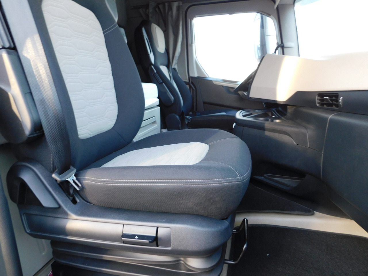 Ford F max 4x2 scab e6 12tx2620 - Trækker: billede 5 Ford F max 4x2 scab e6 12tx2620 - Trækker: billede 5