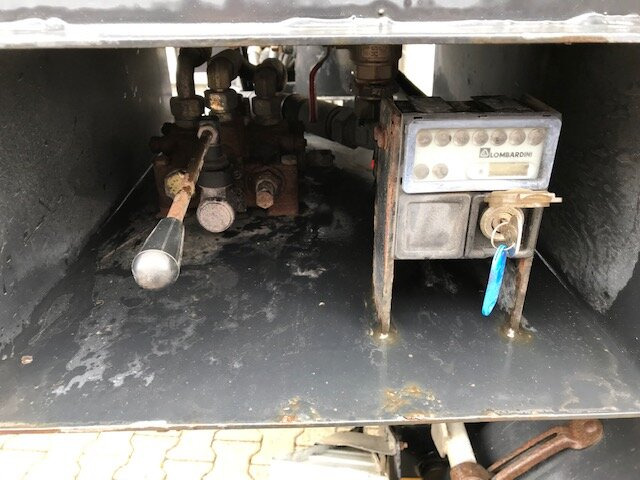 HDK 1860 HDK 1860 Hinterkippmulde ca. 28m³ mit Seperatmotor, eigene Hydraulik - Tipvogn påhængsvogn: billede 2 HDK 1860 HDK 1860 Hinterkippmulde ca. 28m³ mit Seperatmotor, eigene Hydraulik - Tipvogn påhængsvogn: billede 2