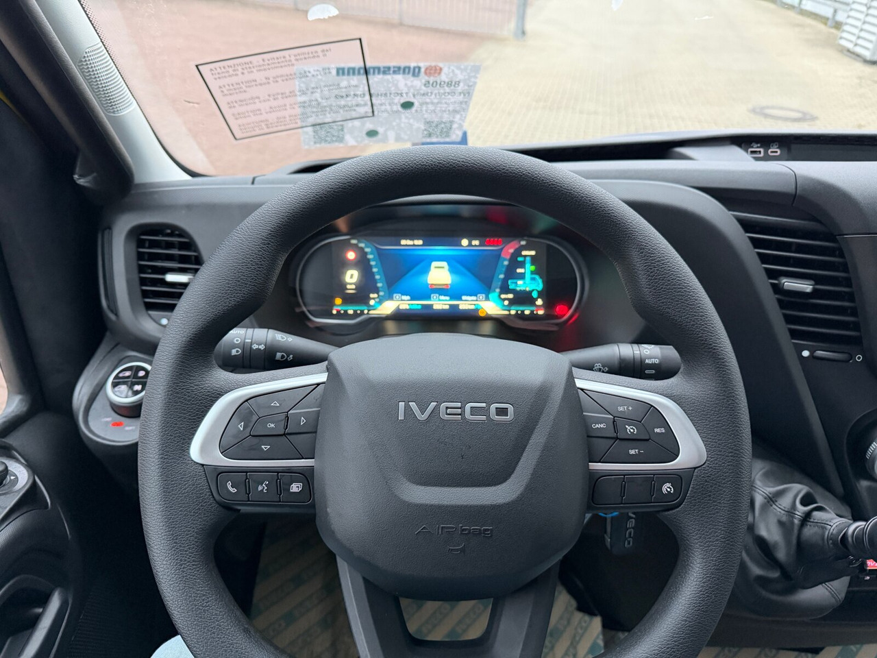 Iveco Daily 72C18H/P DK 4x2 Daily 72C18H/P DK 4x2, Nebenantrieb - Lastbil chassis: billede 2 Iveco Daily 72C18H/P DK 4x2 Daily 72C18H/P DK 4x2, Nebenantrieb - Lastbil chassis: billede 2