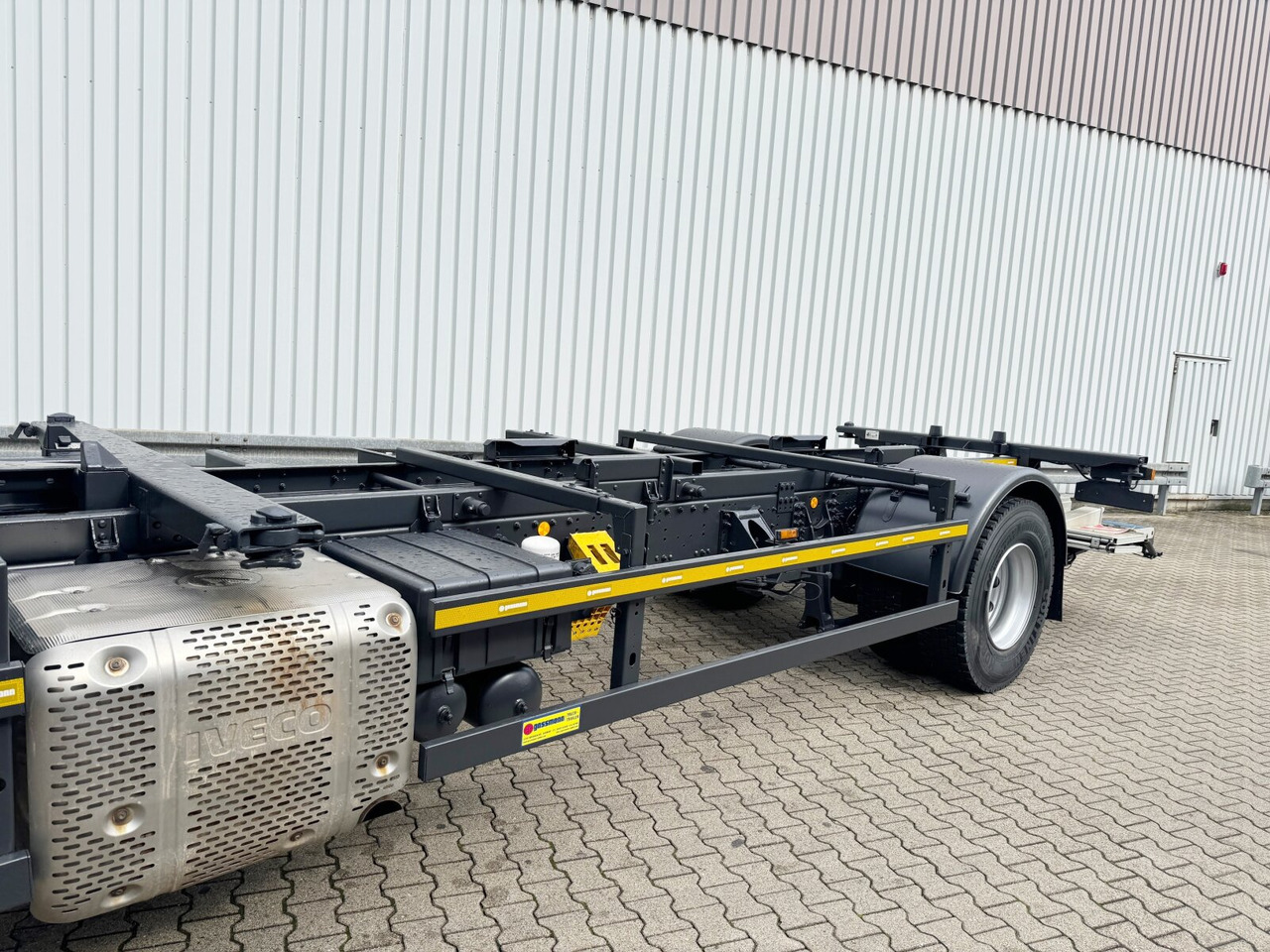 Iveco Stralis AT 190 S31FP-CM 4x2 Stralis AT 190 S31FP-CM 4x2, LBW BÄR, Ex-Bundeswehr - Lastbil: billede 2 Iveco Stralis AT 190 S31FP-CM 4x2 Stralis AT 190 S31FP-CM 4x2, LBW BÄR, Ex-Bundeswehr - Lastbil: billede 2