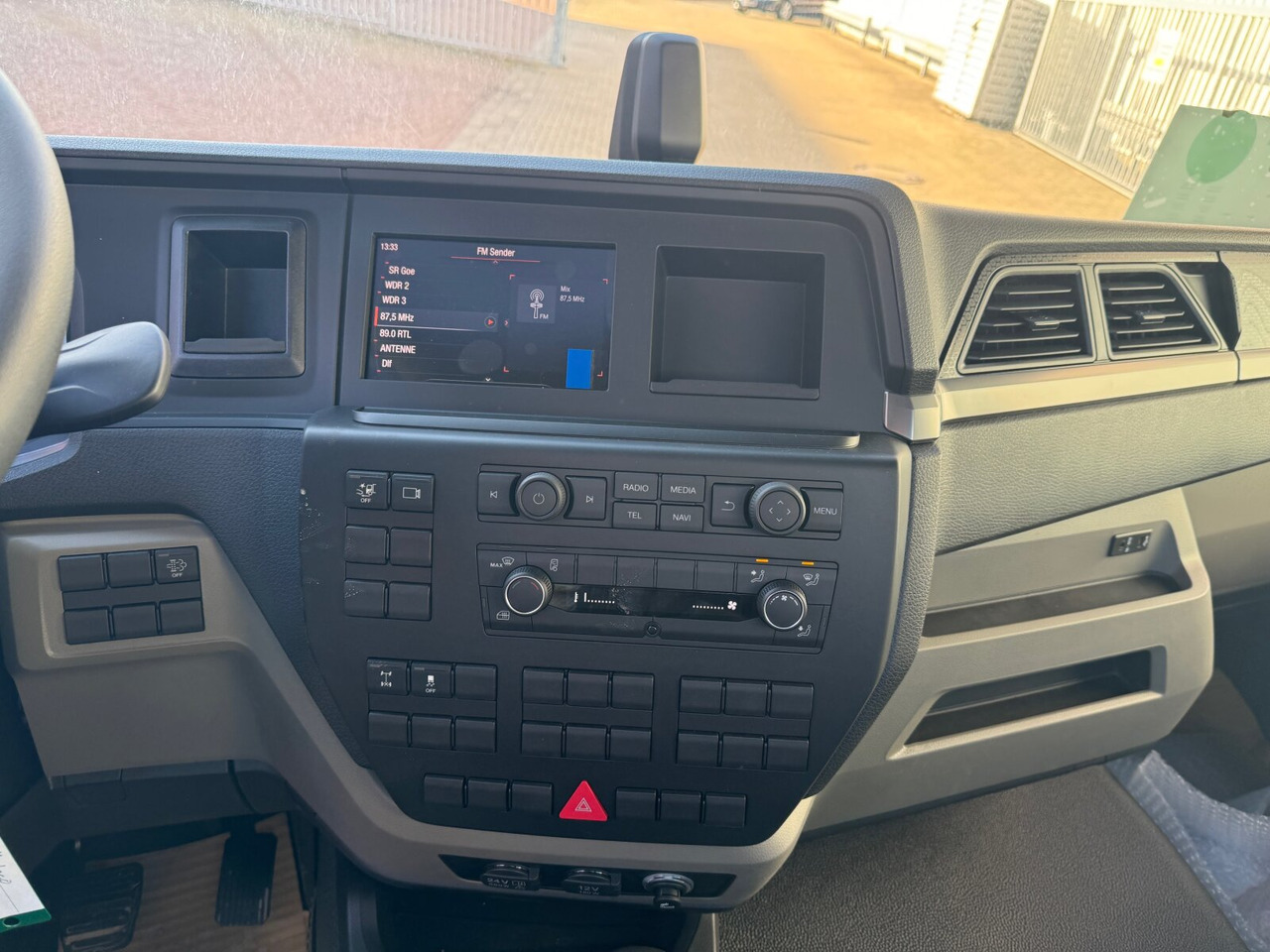 MAN TGL 8.190 4x2 BB CH TGL 8.190 4x2 BB CH, Nebenantrieb, 2x VORHANDEN - Lastbil chassis: billede 4 MAN TGL 8.190 4x2 BB CH TGL 8.190 4x2 BB CH, Nebenantrieb, 2x VORHANDEN - Lastbil chassis: billede 4