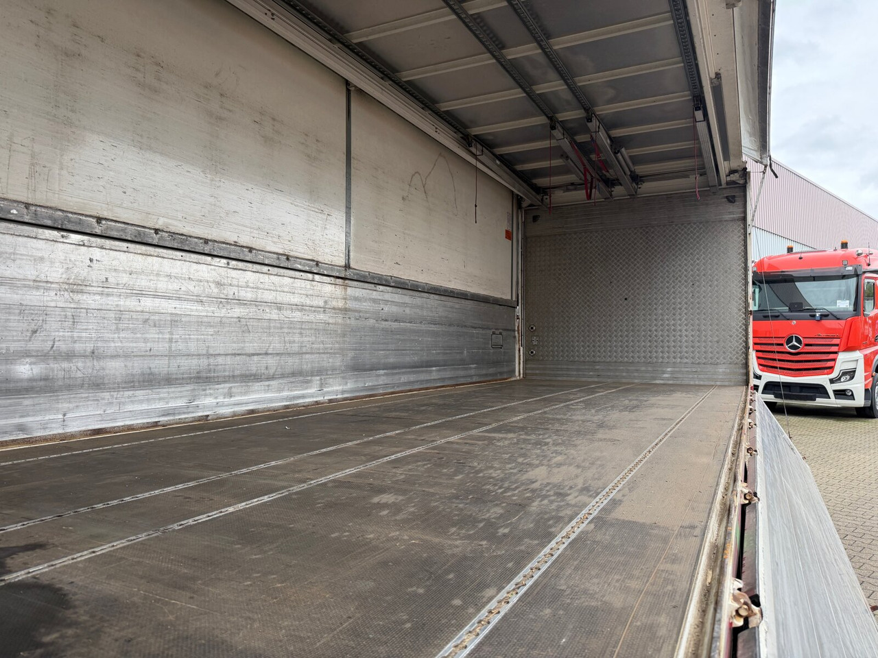 MAN TGM 22.290 6x2-4 LL TGM 22.290 6x2-4 LL, EEV, Lenkachse, 2x AHK, Getränkekoffer, LBW MBB - Lastbil varevogn: billede 2 MAN TGM 22.290 6x2-4 LL TGM 22.290 6x2-4 LL, EEV, Lenkachse, 2x AHK, Getränkekoffer, LBW MBB - Lastbil varevogn: billede 2