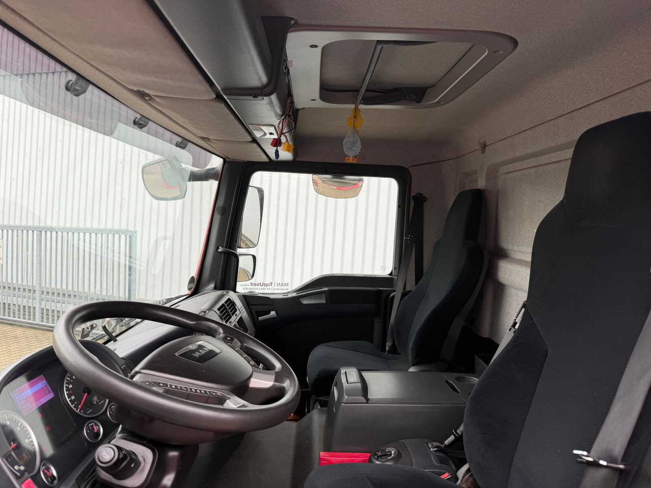 MAN TGM 22.290 6x2-4 LL TGM 22.290 6x2-4 LL, EEV, Lenkachse, 2x AHK, Getränkekoffer, LBW MBB - Lastbil varevogn: billede 5 MAN TGM 22.290 6x2-4 LL TGM 22.290 6x2-4 LL, EEV, Lenkachse, 2x AHK, Getränkekoffer, LBW MBB - Lastbil varevogn: billede 5