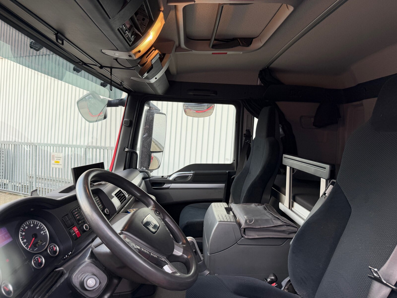 MAN TGS 26.400 6x2-4 LL TGS 26.400 6x2-4 LL, Lenk-/Lift, Navi, ADR, Esterer Tank ca. 19270l, 2 Kammern, Funk - Tankbil: billede 5 MAN TGS 26.400 6x2-4 LL TGS 26.400 6x2-4 LL, Lenk-/Lift, Navi, ADR, Esterer Tank ca. 19270l, 2 Kammern, Funk - Tankbil: billede 5