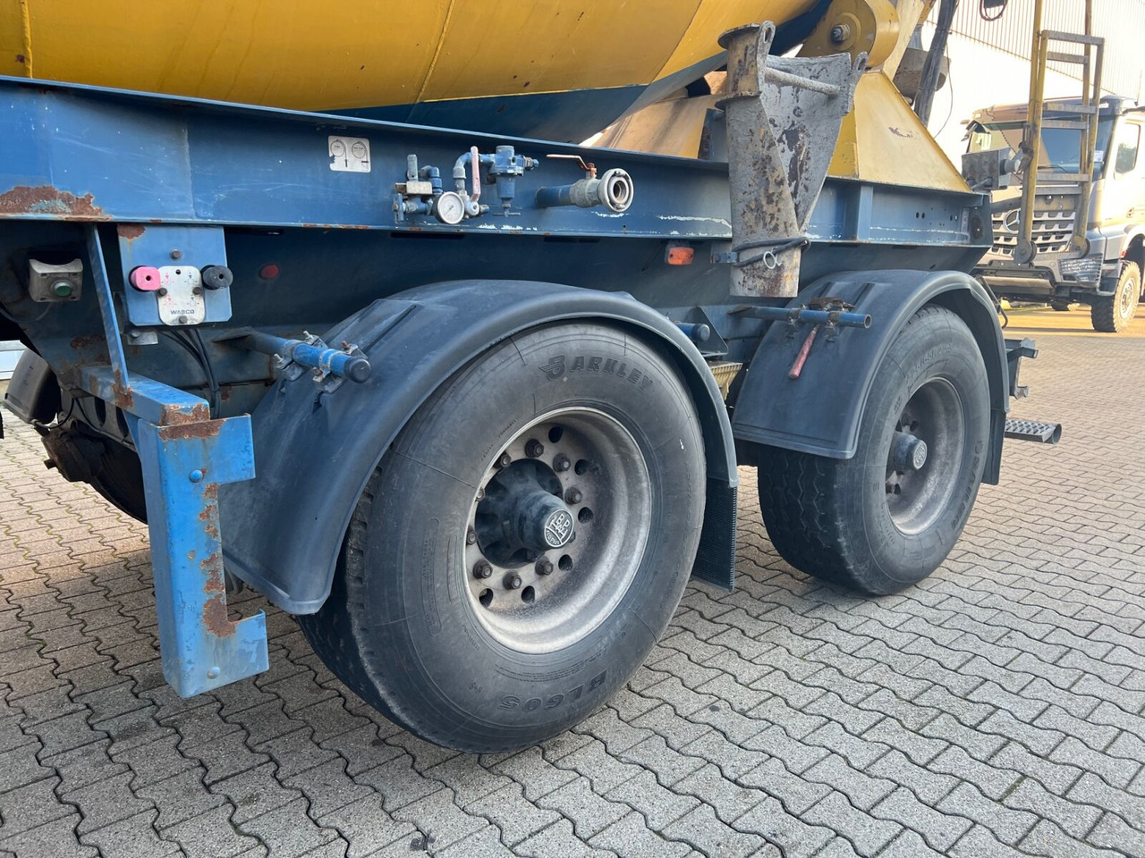 MÜLLER MITTELTAL SF 32 BM/BS mit LIEBHERR Betonmischer ca. 10m³ MÜLLER MITTELTAL SF 32 BM/BS mit LIEBHERR Betonmischer ca. 10m³, Liftachse - Betontrailer: billede 2 MÜLLER MITTELTAL SF 32 BM/BS mit LIEBHERR Betonmischer ca. 10m³ MÜLLER MITTELTAL SF 32 BM/BS mit LIEBHERR Betonmischer ca. 10m³, Liftachse - Betontrailer: billede 2