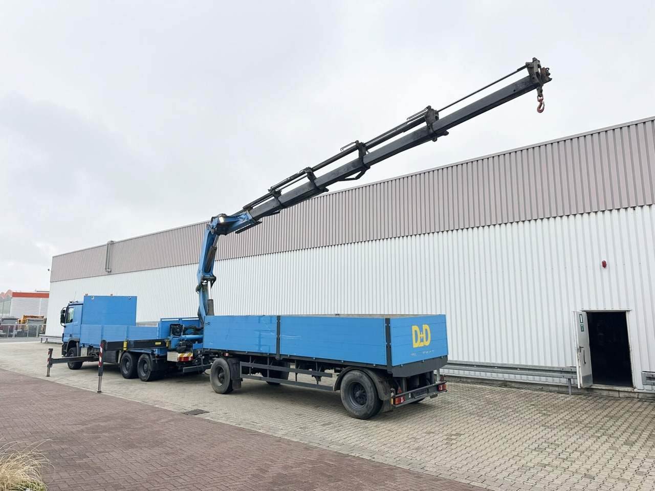 Mercedes-Benz Actros 2741 L 6x4 Actros 2741 L 6x4, Twist-Lock ausz. auf 3m, Heckkran Palfinger PK 42502-D, Funk - Lastbil med lad, Lastbil med kran: billede 4 Mercedes-Benz Actros 2741 L 6x4 Actros 2741 L 6x4, Twist-Lock ausz. auf 3m, Heckkran Palfinger PK 42502-D, Funk - Lastbil med lad, Lastbil med kran: billede 4