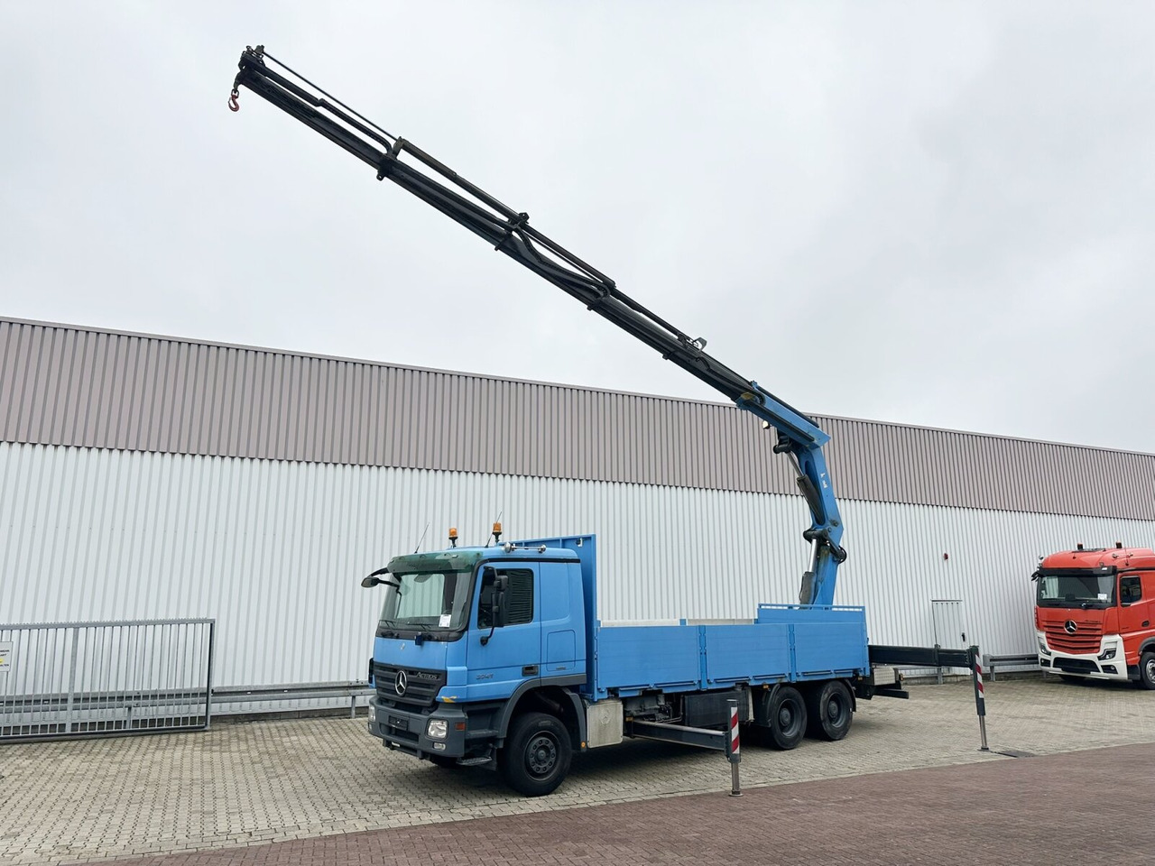 Mercedes-Benz Actros 2741 L 6x4 Actros 2741 L 6x4, Twist-Lock ausz. auf 3m, Heckkran Palfinger PK 42502-D, Funk - Lastbil med lad, Lastbil med kran: billede 1 Mercedes-Benz Actros 2741 L 6x4 Actros 2741 L 6x4, Twist-Lock ausz. auf 3m, Heckkran Palfinger PK 42502-D, Funk - Lastbil med lad, Lastbil med kran: billede 1