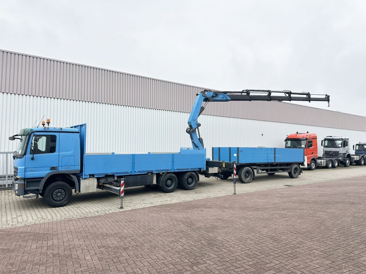 Mercedes-Benz Actros 2741 L 6x4 Actros 2741 L 6x4, Twist-Lock ausz. auf 3m, Heckkran Palfinger PK 42502-D, Funk - Lastbil med lad, Lastbil med kran: billede 3 Mercedes-Benz Actros 2741 L 6x4 Actros 2741 L 6x4, Twist-Lock ausz. auf 3m, Heckkran Palfinger PK 42502-D, Funk - Lastbil med lad, Lastbil med kran: billede 3