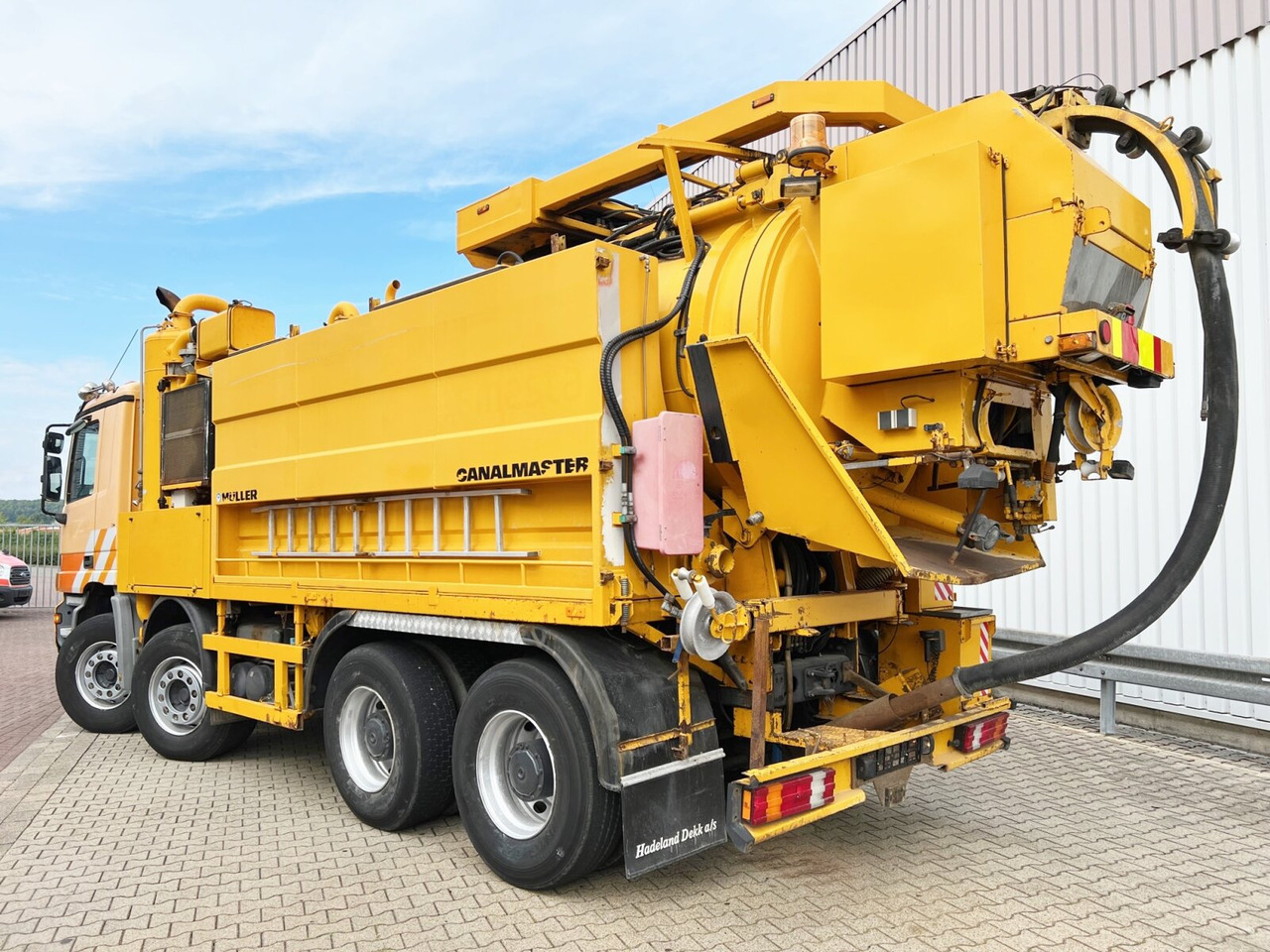 Mercedes-Benz Actros 3243 K 8x4/4 Actros 3243 K 8x4/4, Müller Saug- und Spülwagen ca. 17m³, Rechtslenker - Slamsugemaskine: billede 2 Mercedes-Benz Actros 3243 K 8x4/4 Actros 3243 K 8x4/4, Müller Saug- und Spülwagen ca. 17m³, Rechtslenker - Slamsugemaskine: billede 2